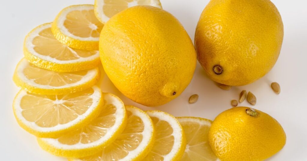 Лимон – универсальное средство: как обычный фрукт решит вашу серьезную проблему